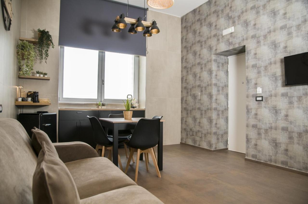 Suite 18 Luxury Apartments Bari Exterior photo