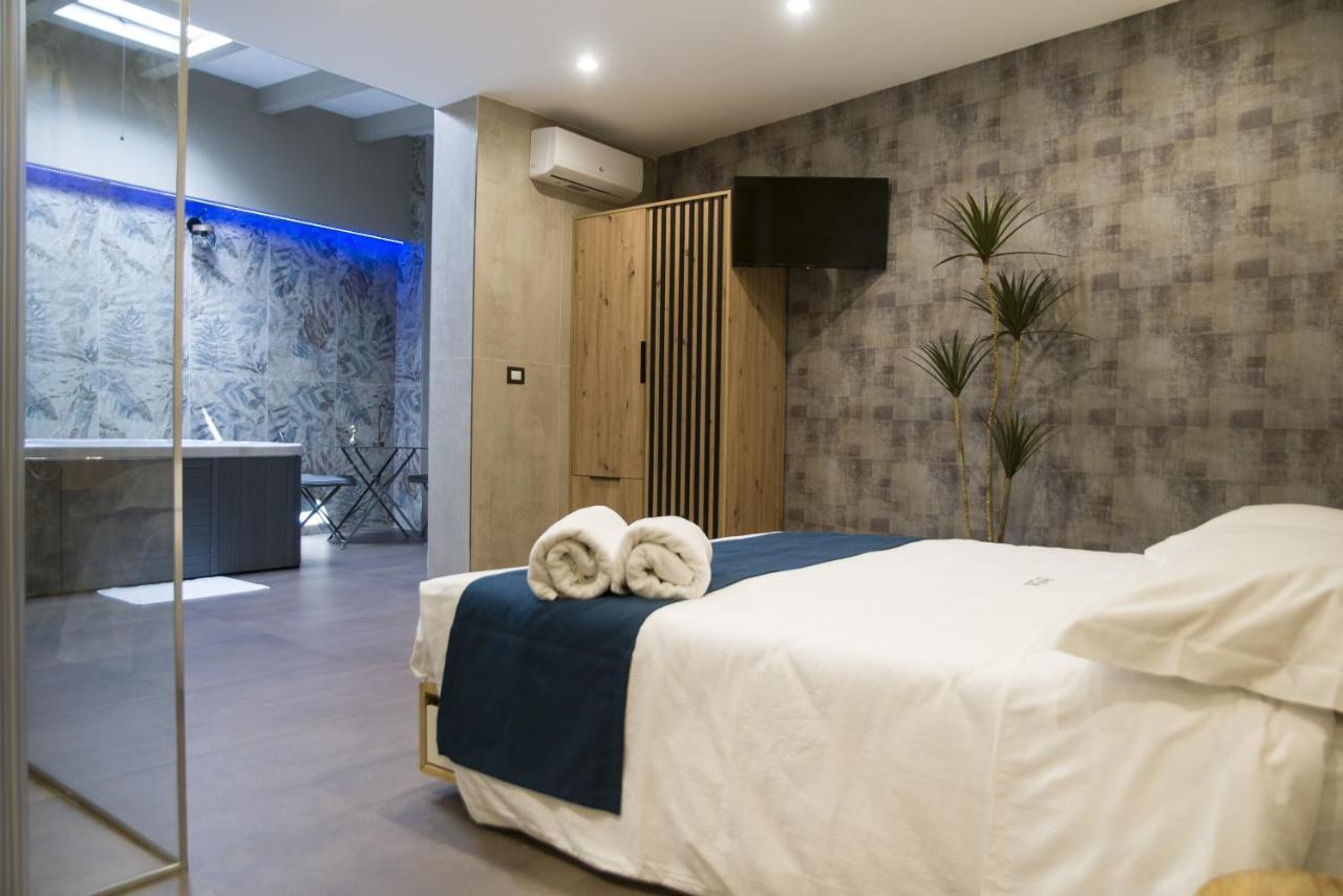 Suite 18 Luxury Apartments Bari Exterior photo