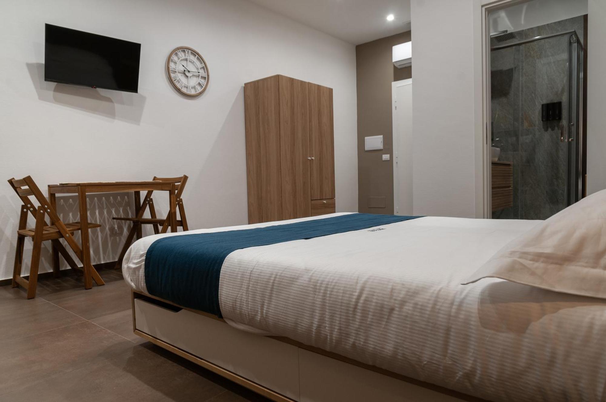 Suite 18 Luxury Apartments Bari Exterior photo
