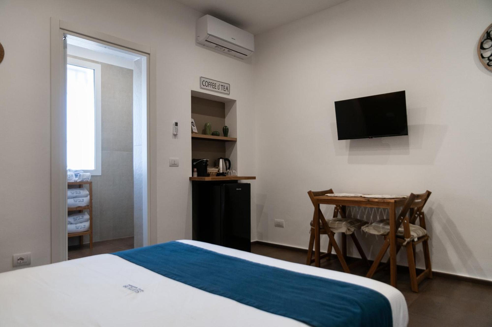 Suite 18 Luxury Apartments Bari Exterior photo