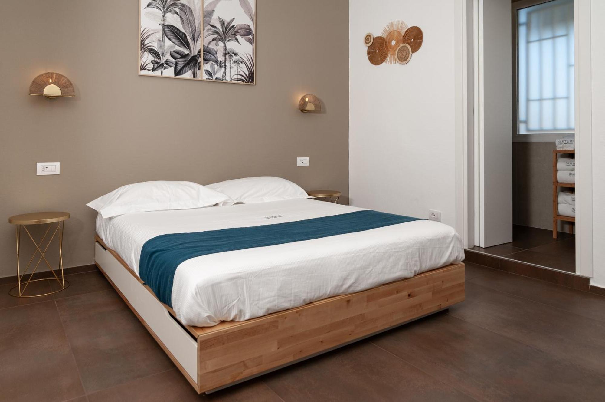 Suite 18 Luxury Apartments Bari Exterior photo