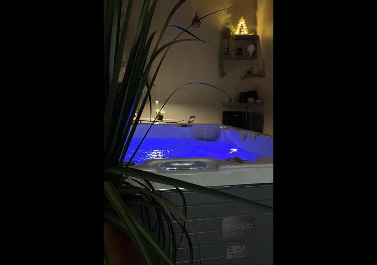 Suite 18 Luxury Apartments Bari Exterior photo